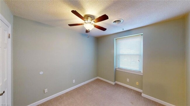 Building Photo - 707 Sir Walter Cir