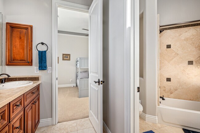 Building Photo - 12131 E Cloud Rd