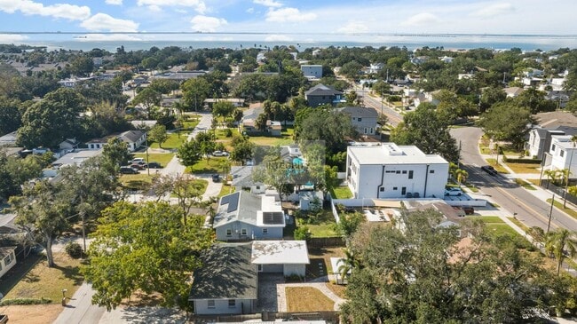 Building Photo - 4619 W Bay Villa Ave