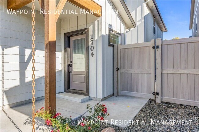 Building Photo - 1704 E Cutgrass Ln