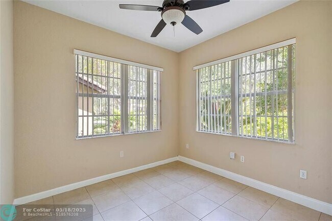 Building Photo - 8140 NW 128th Ln