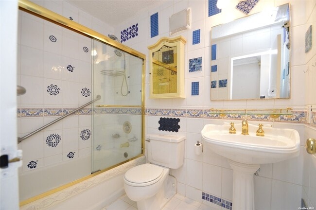 Building Photo - 25-40-40 Shore Blvd