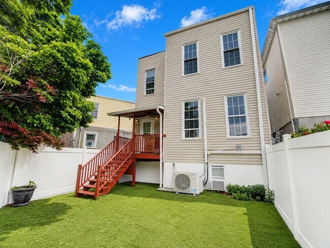 Building Photo - 921 Paterson Plank Rd