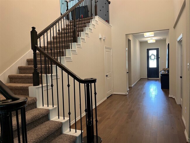 Building Photo - 30718 Parkside Passage Dr