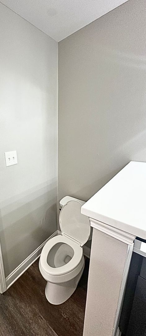 Building Photo - Traditional Neighborhood Living with Luxury