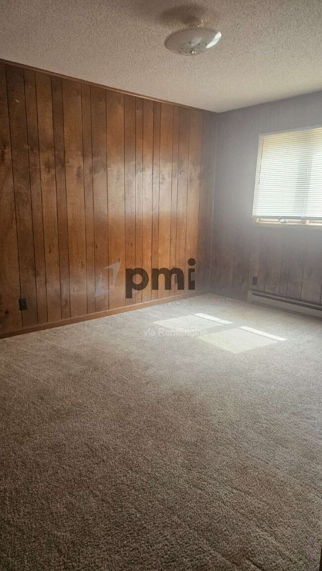 Building Photo - 955 4th St