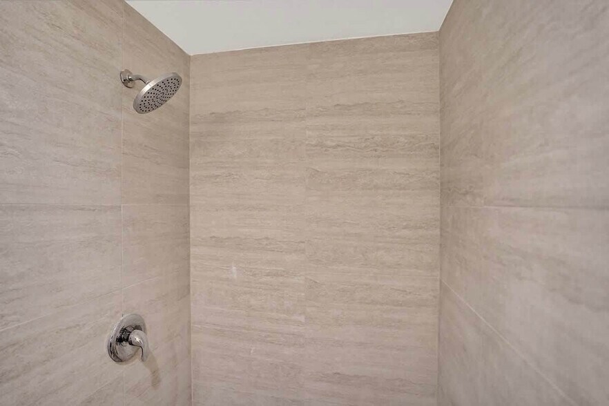 Building Photo - 3020 Seville St