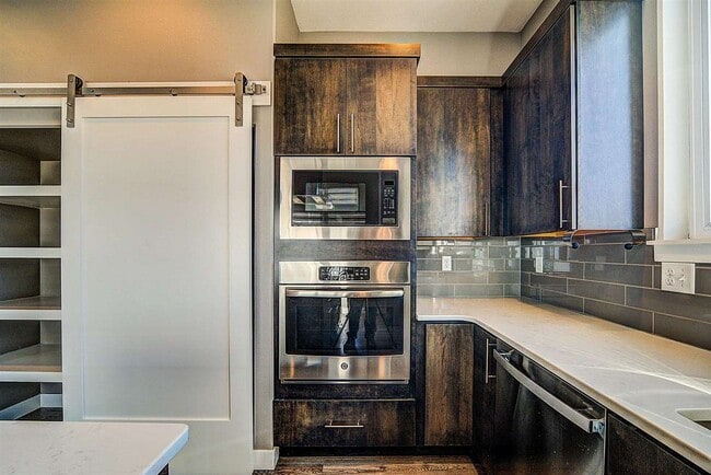 Building Photo - 704 American Pharaoh Dr