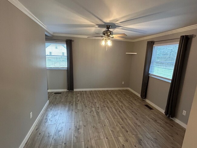 Building Photo - 475 W Kanawha Ave