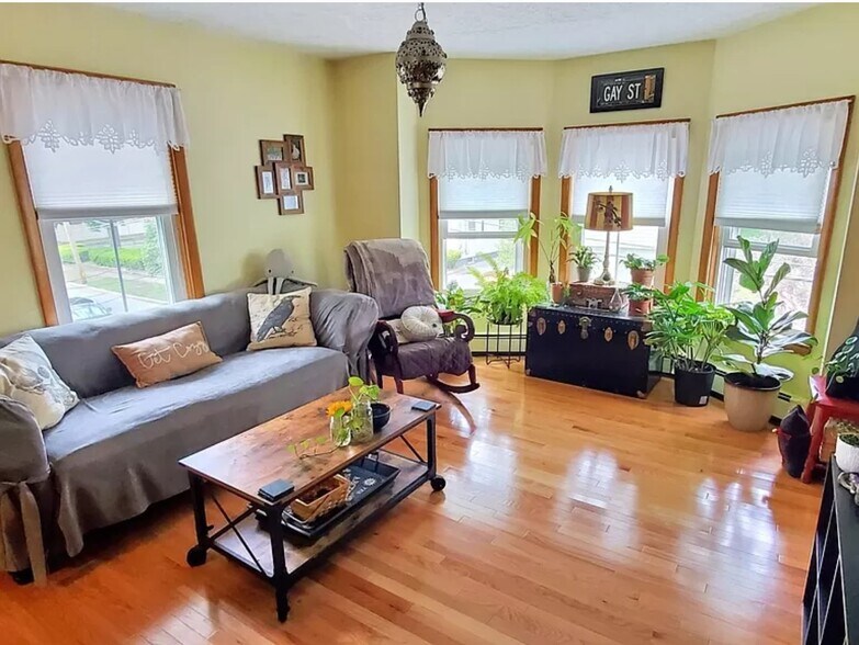 Building Photo - 10 High St