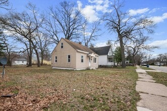 Building Photo - 2016 Reynolds St