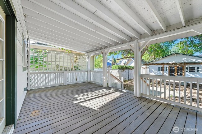 Building Photo - Stunning Newly Remodeled 3-Bed, 2-Bath Home in Great Location!