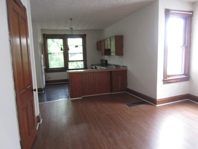 Building Photo - SOUTHVIEW