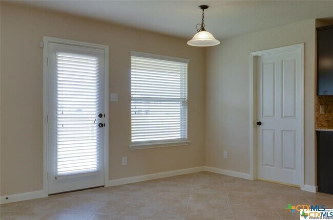 Building Photo - 271 Limestone Creek