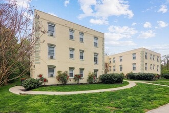 Building Photo - 4701 Ravenswood Rd