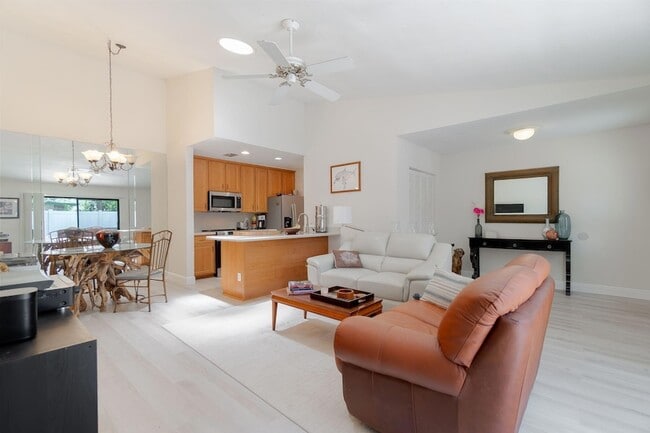 Building Photo - 1073 Goldenrod Rd