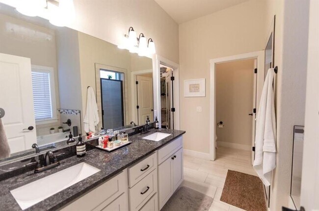 Building Photo - 2548 E Bayside Xing