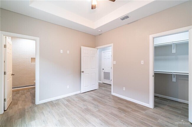 Building Photo - 6903 Venus Dr