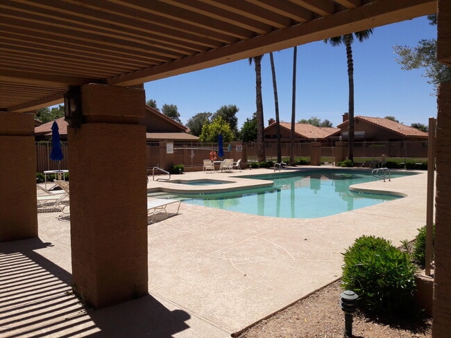 Building Photo - 15852 N 50th St