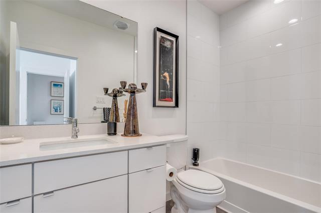 Building Photo - 2630 Calvin St