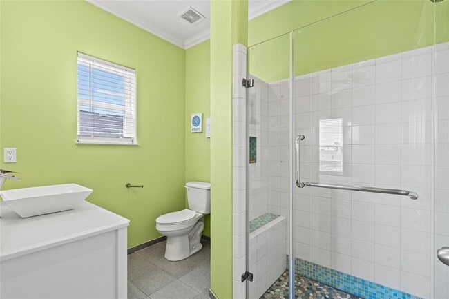 Building Photo - 3923 Reeves Dr