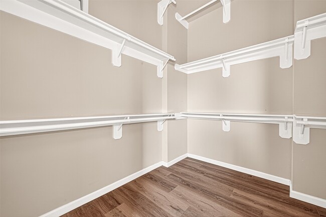 Building Photo - 22523 Cascade Springs Dr