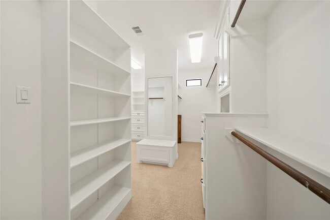 Building Photo - 4321 Jim West St