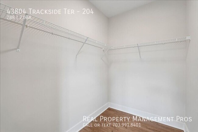 Building Photo - 43804 Trackside Ter