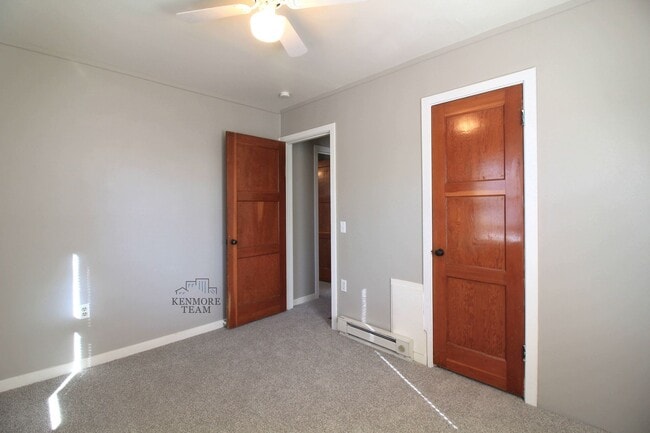 Building Photo - 3 Bedroom, 2 Bath Duplex in Central Richland