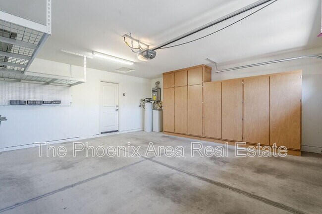 Building Photo - 3947 E Constitution Dr