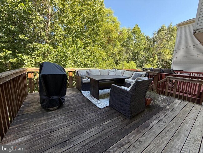 Building Photo - 8807 Howland Pl