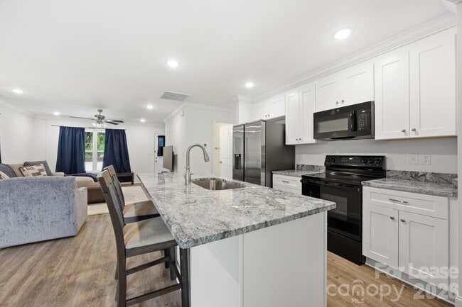 Building Photo - 53 Travora Cir