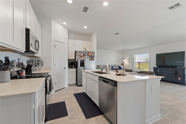 Building Photo - 656 Daring Dr
