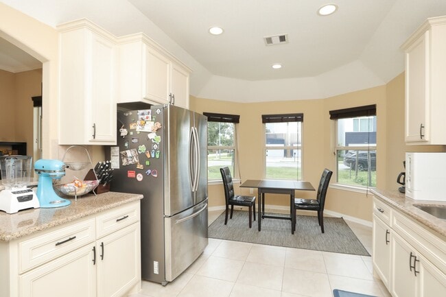 Building Photo - 6615 Goldspier St