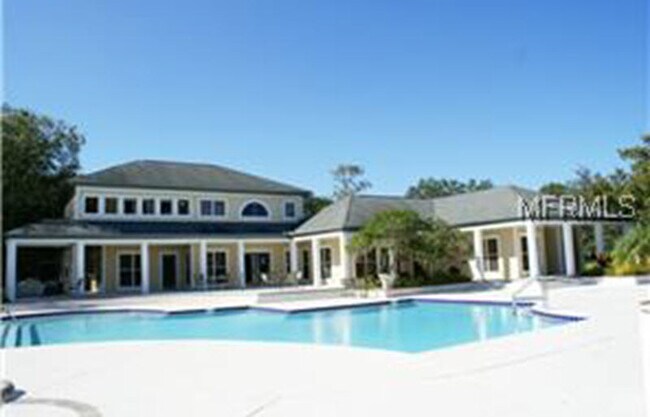 Building Photo - HALF OFF 1ST MONTHS RENT! The Landings 3rd...