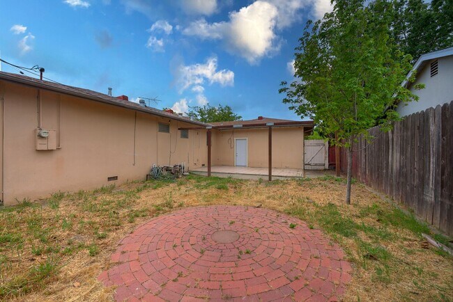 Building Photo - 1757 Wakefield Way