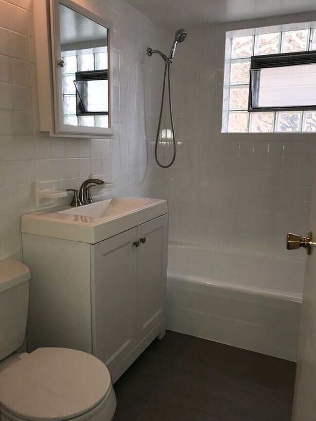 Building Photo - 10144 S Pulaski Rd