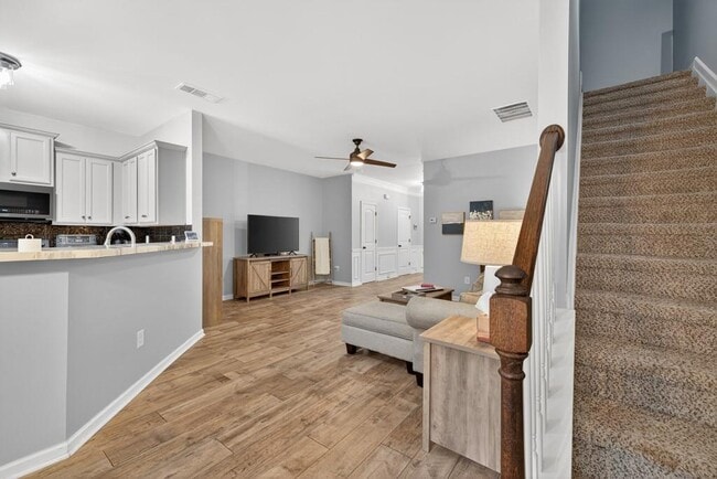 Building Photo - 256 Valley Xing