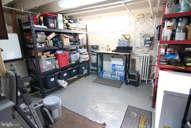 Building Photo - 6161 Lawnton St