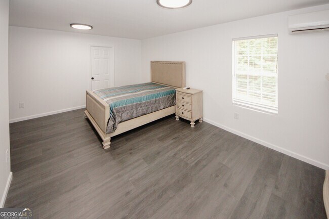 Building Photo - 6157 Orville Dr
