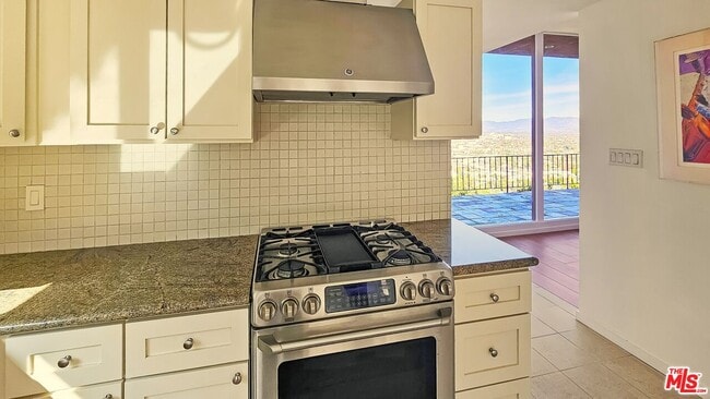 Building Photo - 3873 Beverly Ridge Dr