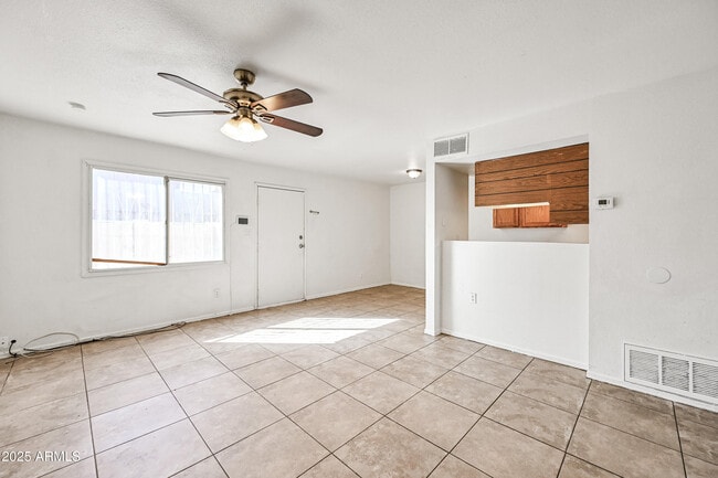 Building Photo - 4240 S 46th Pl