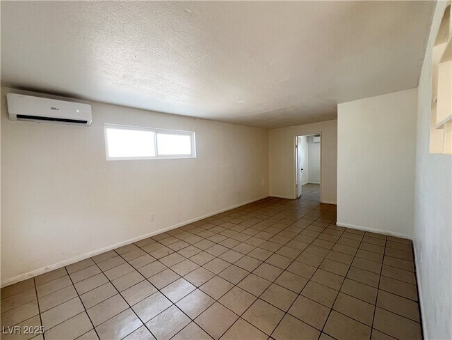 Building Photo - 2030 Sunrise Ave