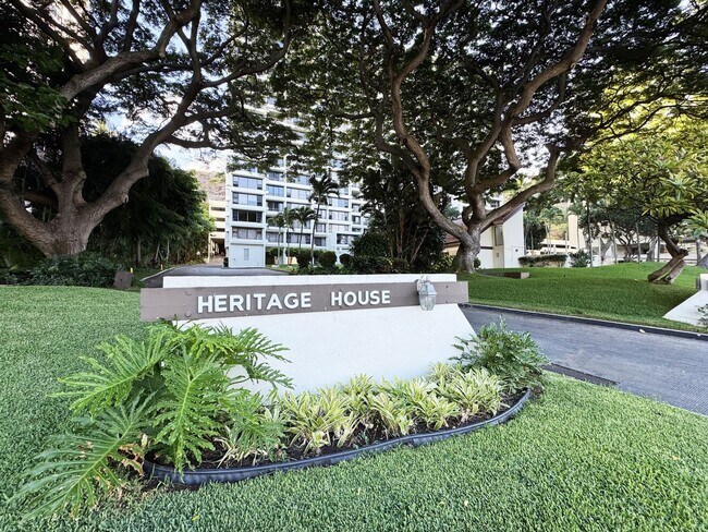 Building Photo - Cat Friendly Hawaii Kai Condo with Panoram...