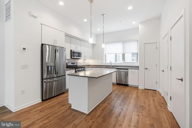 Building Photo - 3126 Pierview Ln