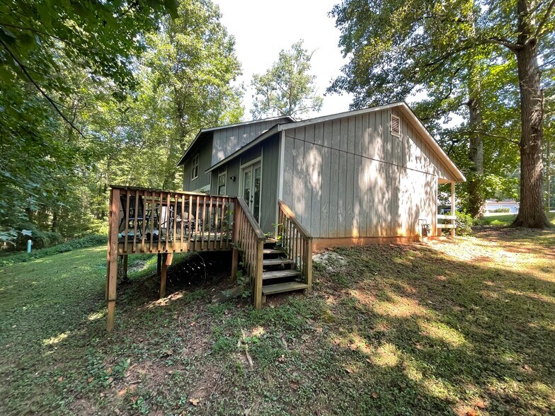 Side view - 4173 Alicia Ct