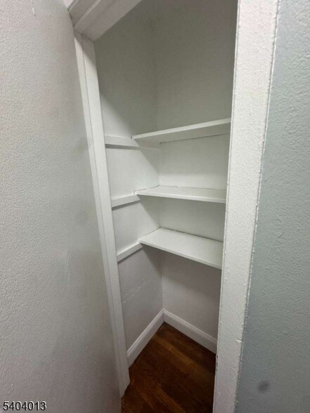 Building Photo - 711 Plainfield Ave