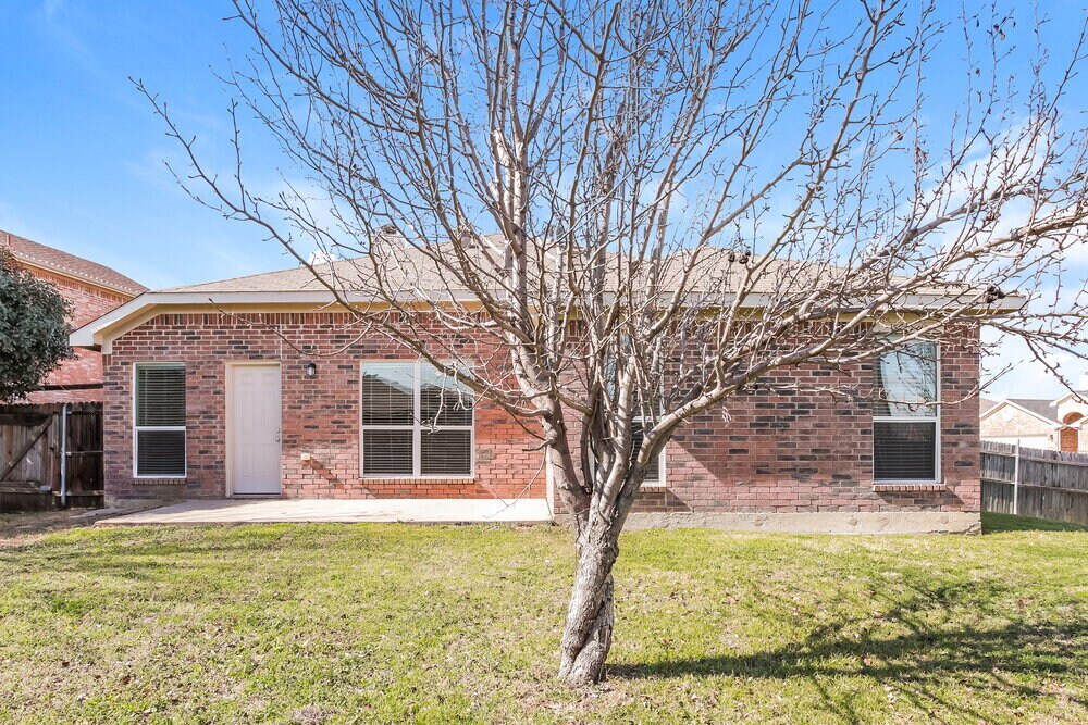 Building Photo - 6552 Manitoba St