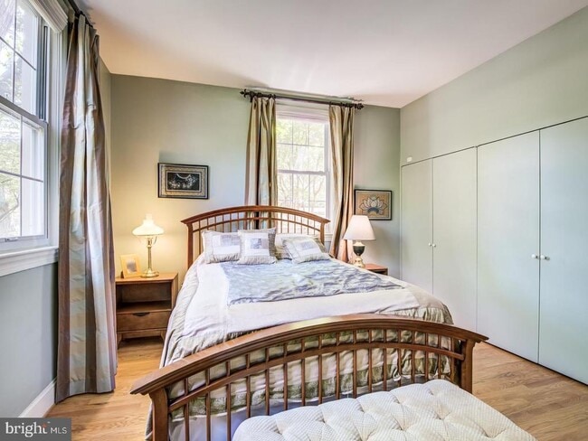 Building Photo - 3808 Cathedral Ave NW