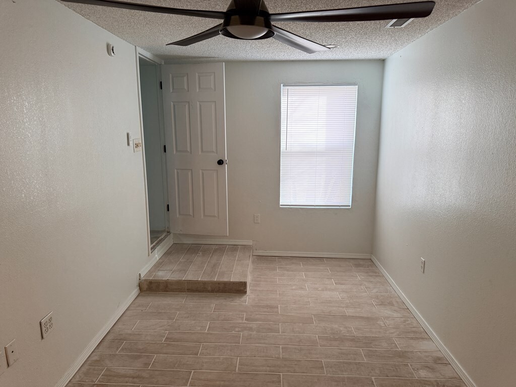 Building Photo - 2501 Redbud Ave